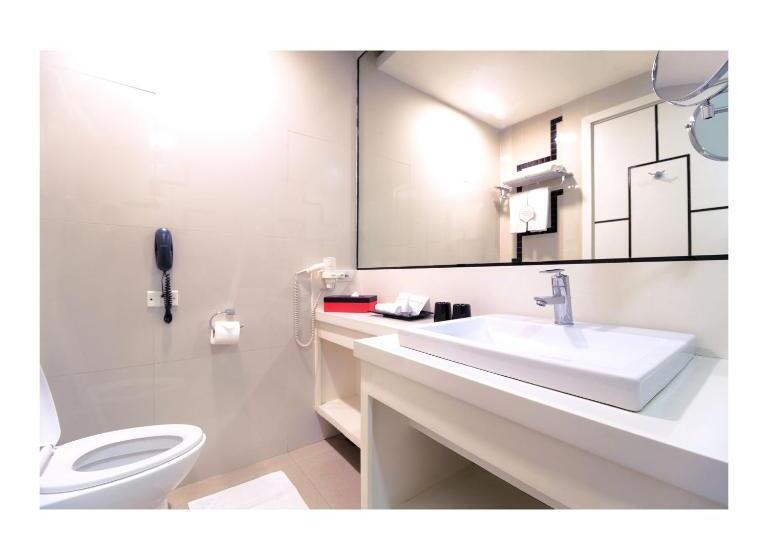 חדר דחוקס עם מיטת קינג, Summit Hotel Magnolia