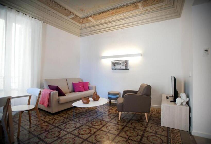 דירת חדר, The Museum Apartments