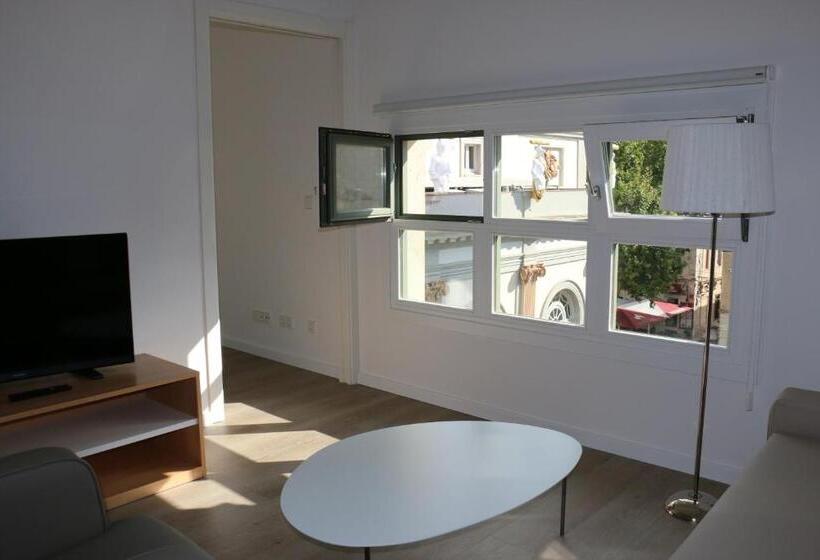 آپارتمان 1 خوابه با چشم‌انداز, The Museum Apartments