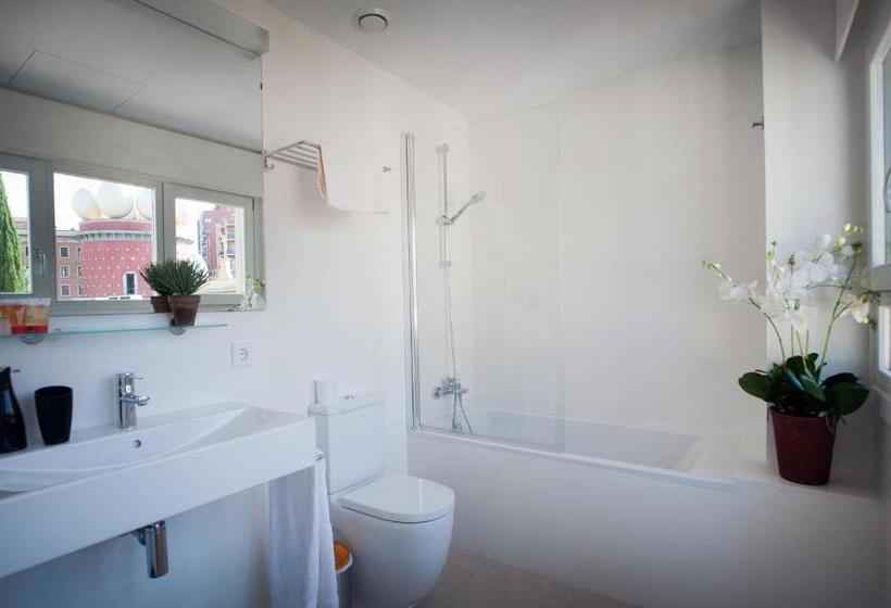 آپارتمان 1 خوابه با چشم‌انداز, The Museum Apartments