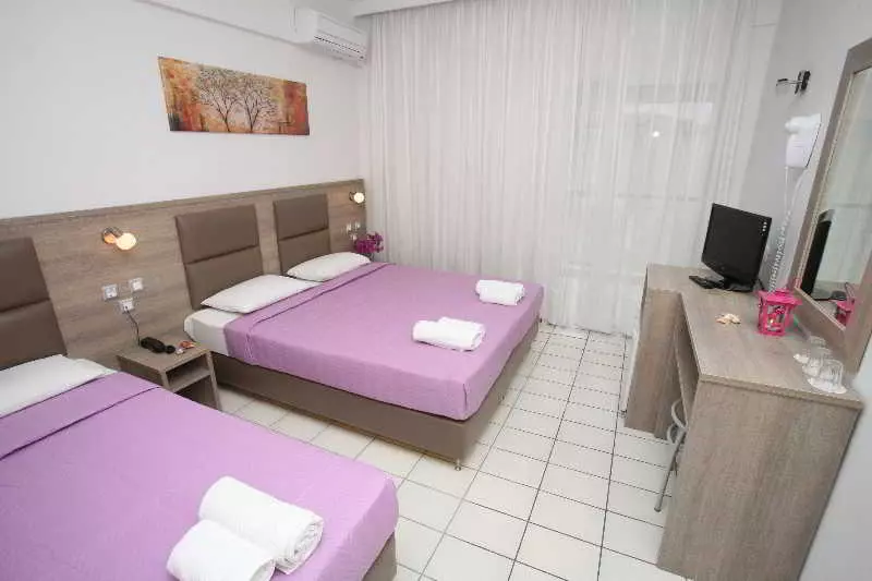 Chambre Triple Standard, Sun