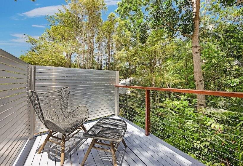 1ベッドルームハウス, Clouds Montville