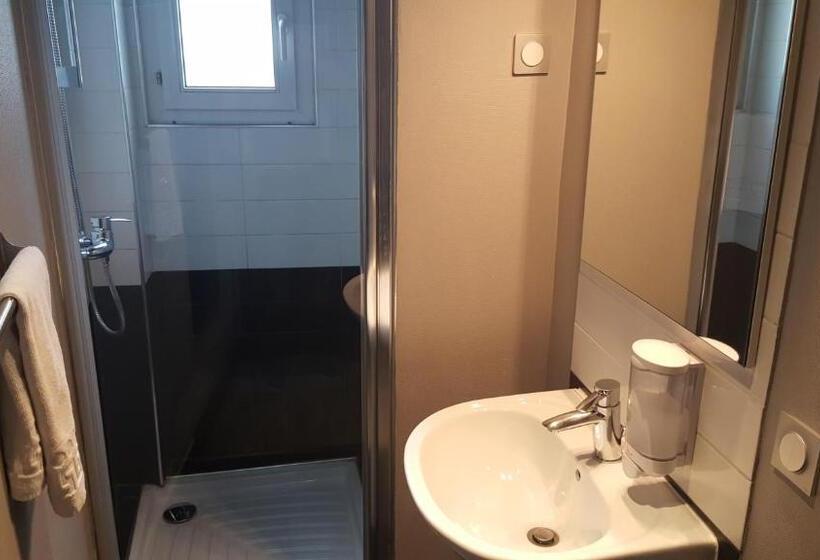 Номер Стандарт Трехместный, Café Hôtel De L Avenir