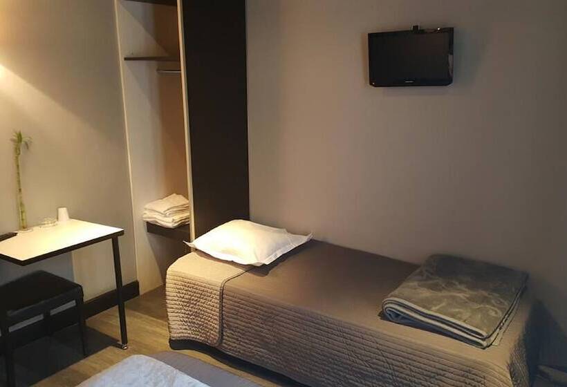 Номер Стандарт Трехместный, Café Hôtel De L Avenir