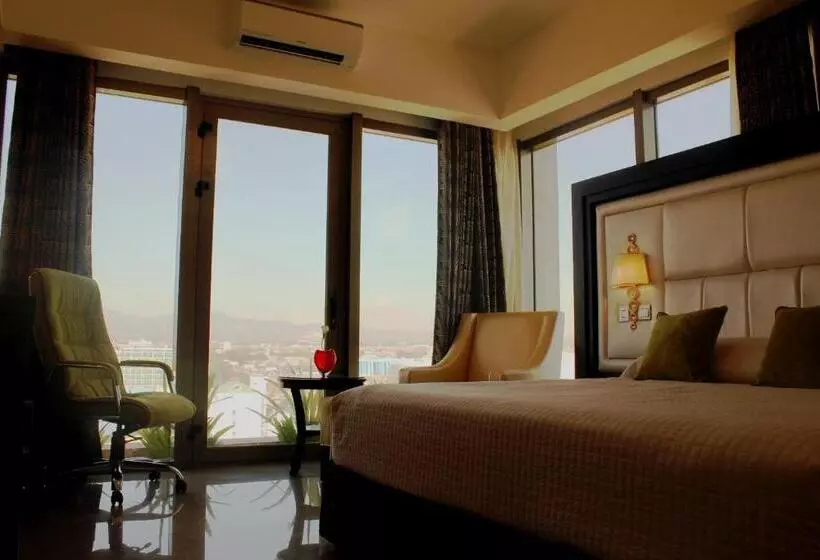 エクゼクティブルーム, Central Park Tower Resort
