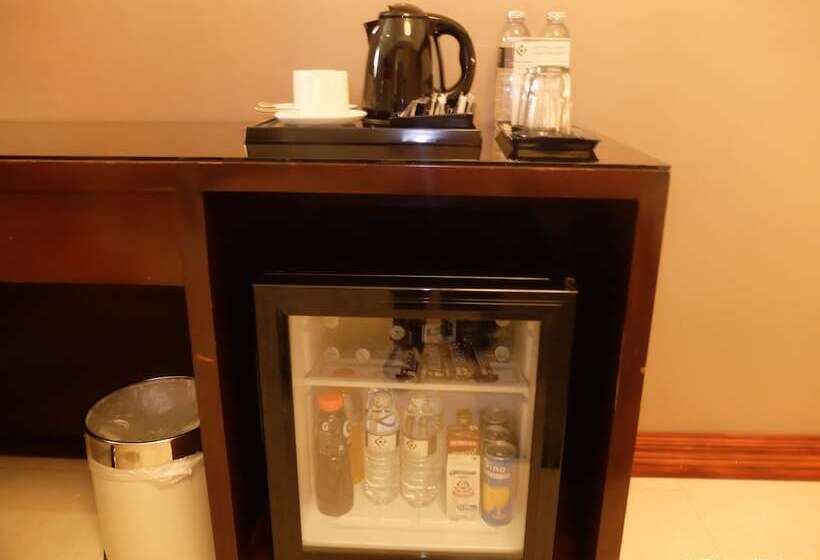 جناح مزود بجاكوزى, Central Park Tower Resort