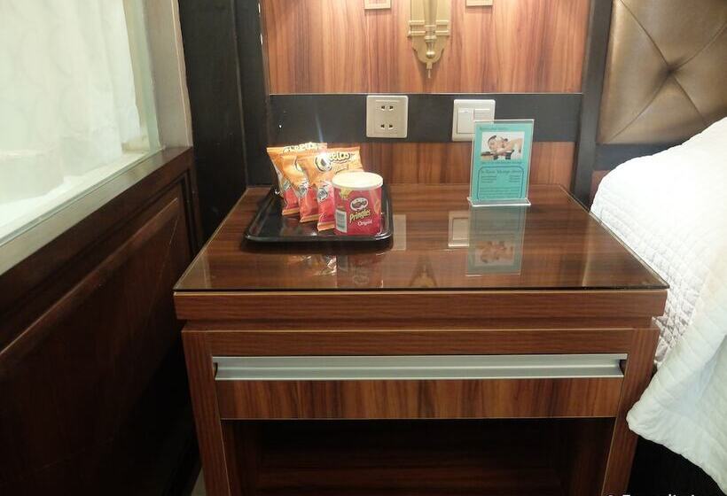 جناح مزود بجاكوزى, Central Park Tower Resort