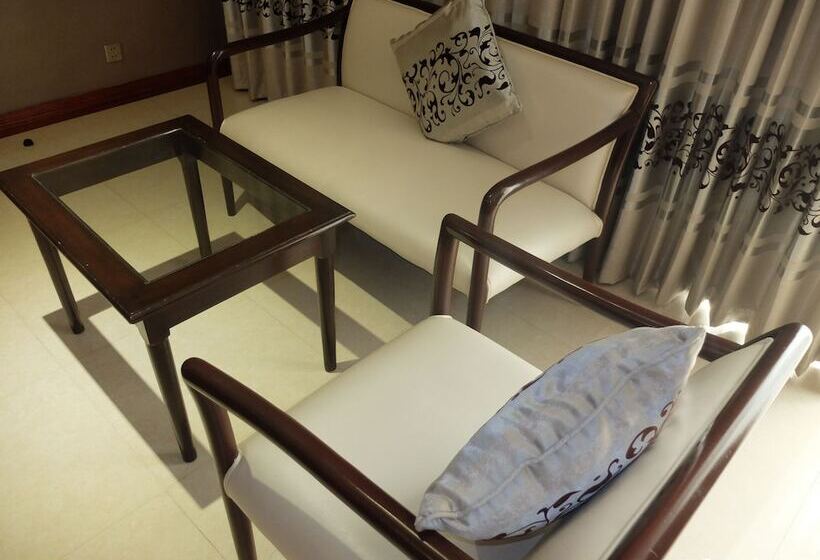 자쿠지 스위트, Central Park Tower Resort