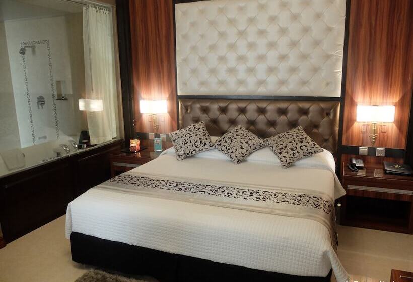 סוויטה עם ג'קוזי, Central Park Tower Resort