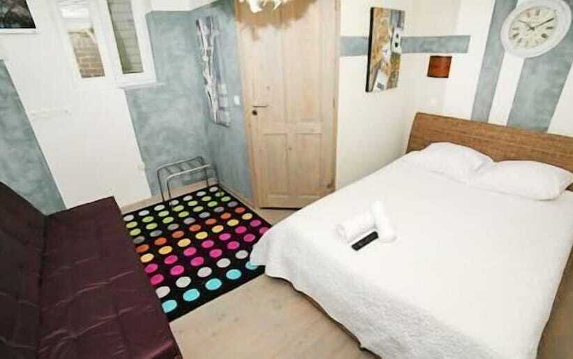 חדר סטנדרט, De France