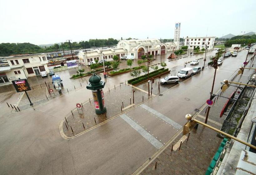 Номер Стандарт, De France