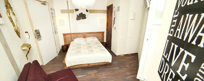 Номер Стандарт, De France