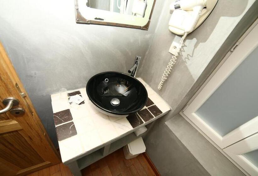 Номер Стандарт, De France