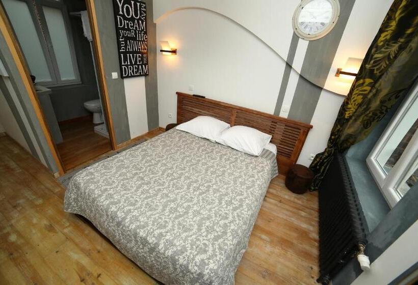 Номер Стандарт, De France