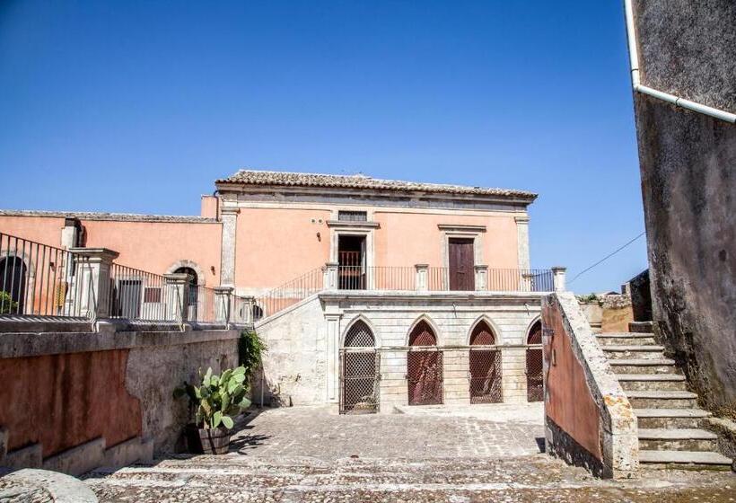 발코니가 있는 스위트, Feudo Bauly