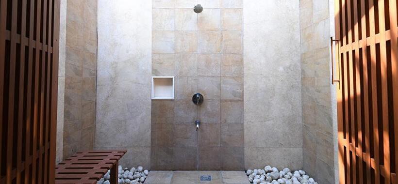 Suite, The Golkonda Resort And Spa