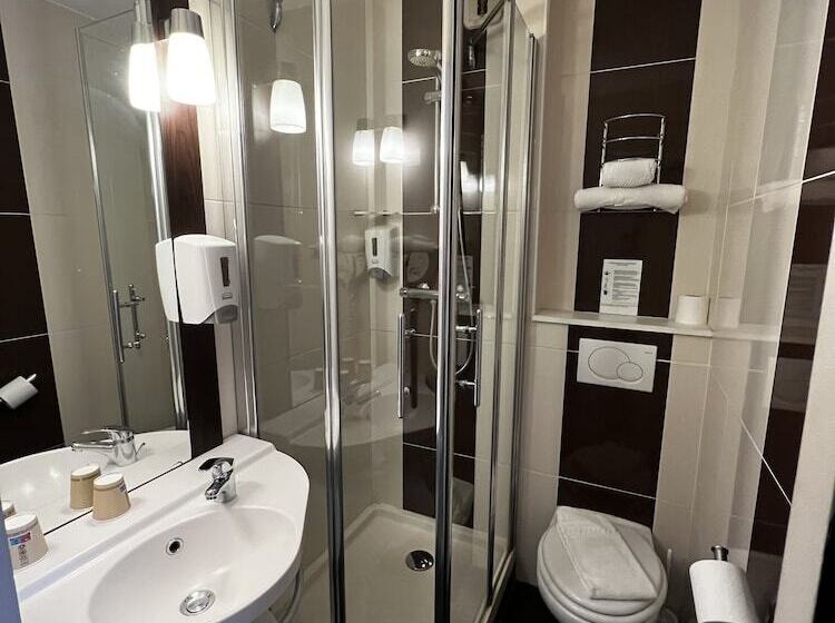 Номер Стандарт Трехместный, Inn Design Resto Novo Langres