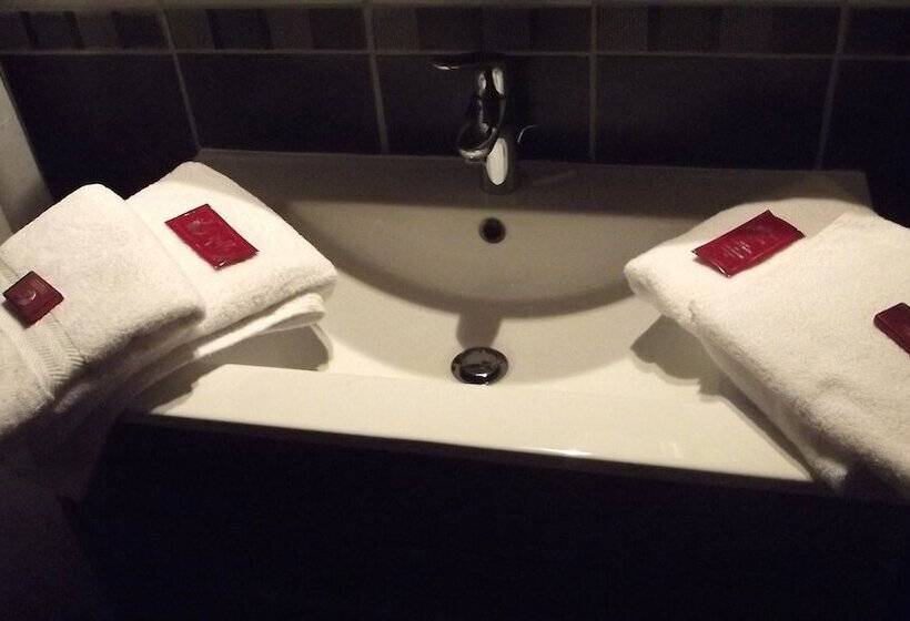 اتاق استاندارد چهار تخته, Le Concorde