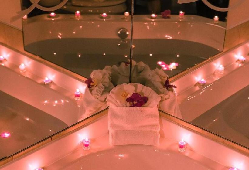 带大床的豪华间, L Escale Hôtel Suites