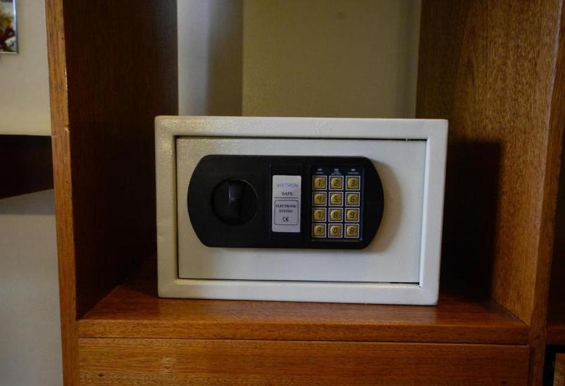 スタンダードシングルルーム, Marianne