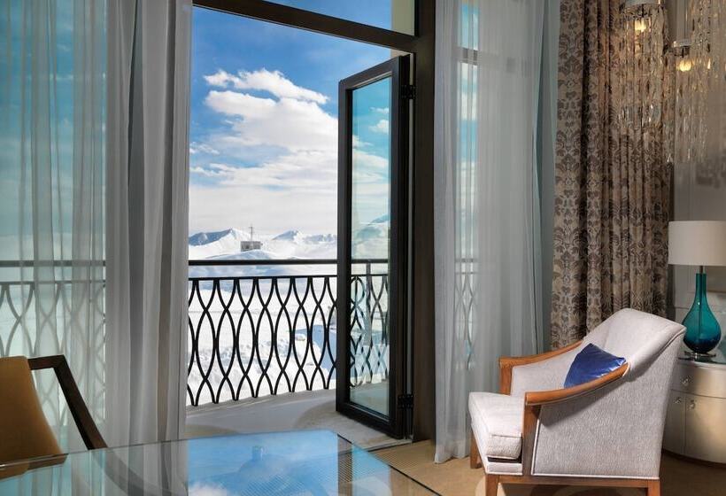 سوئیت جونیور با چشمانداز کوهستان, Pik Palace, Shahdag, Autograph Collection