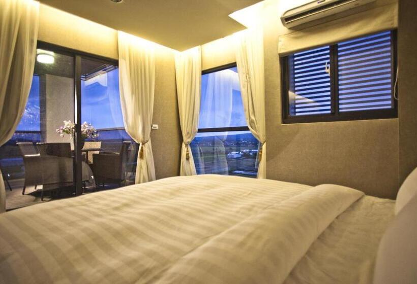 اتاق استاندارد چهار تخته, Wolken Lodge