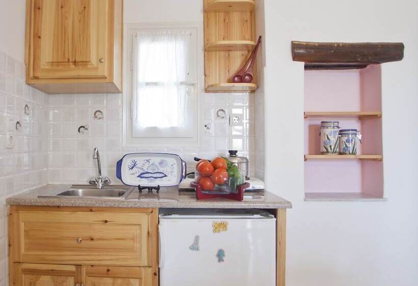 סטודיו אקונומי, Something Else