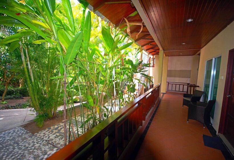 اتاق لوکس سه تخته, Tioman Dive Resort