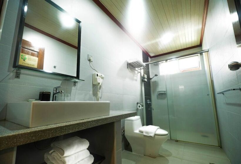 חדר אקזקיוטיב לשלושה, Tioman Dive Resort