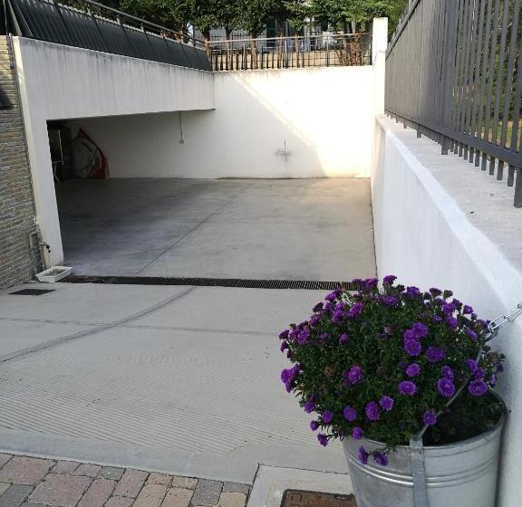 庭の見える１ベッドルームアパートメント, Villamir B&b