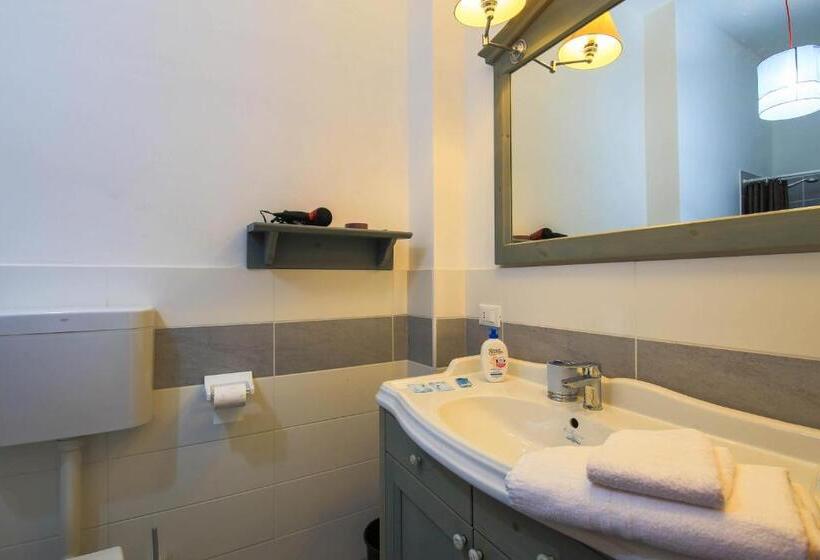 庭の見える１ベッドルームアパートメント, Villamir B&b