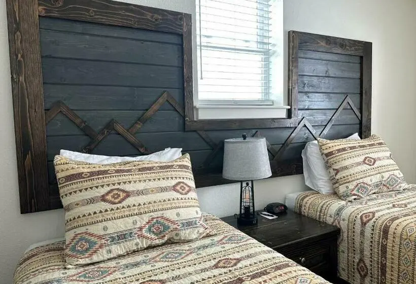 デラックスルーム, Pine Lodge