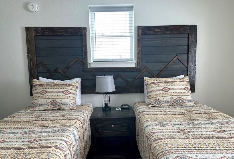 חדר דלוקס, Pine Lodge