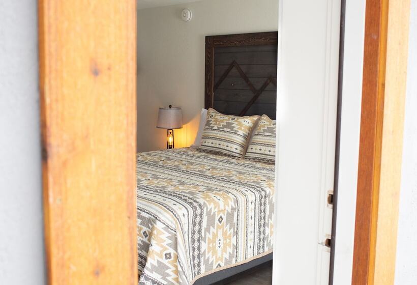Номер Deluxe, Pine Lodge