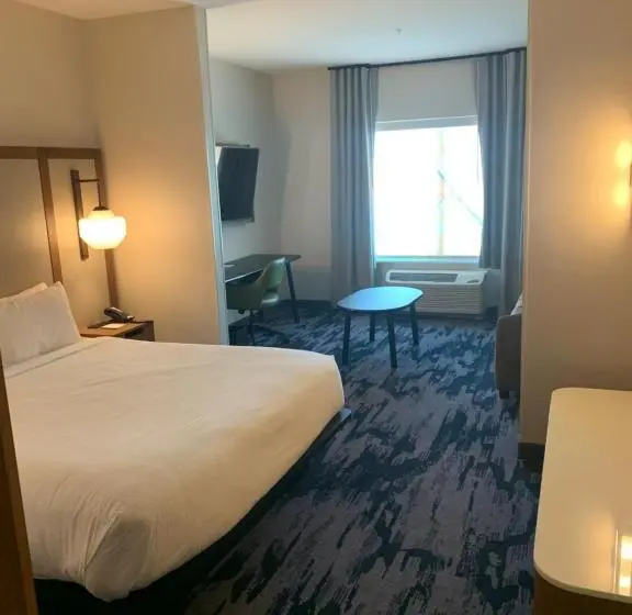 キングサイズベッドのスイートルーム, Fairfield By Marriott Inn & Suites Winters Davis
