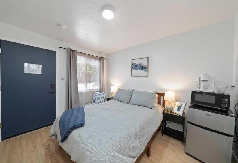 חדר בסיסי, Adventure Lodge