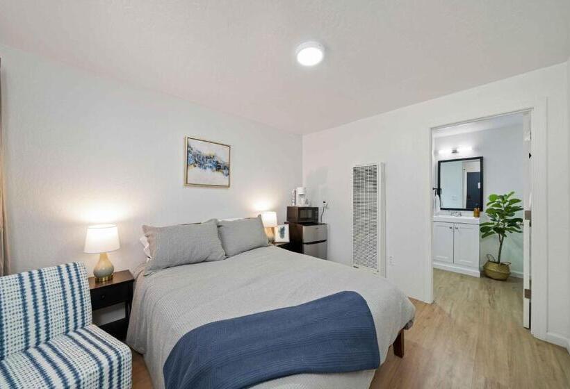 חדר בסיסי, Adventure Lodge