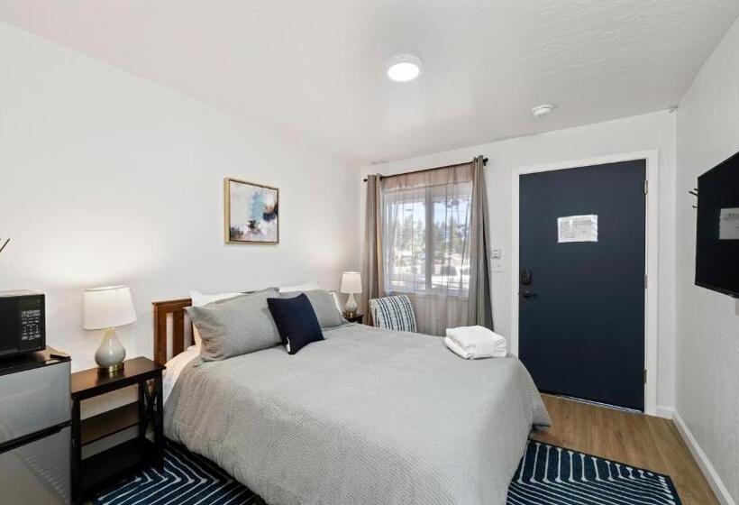 חדר בסיסי, Adventure Lodge