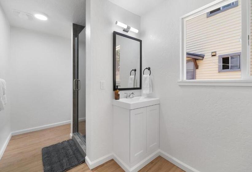 חדר סטנדרט, Adventure Lodge