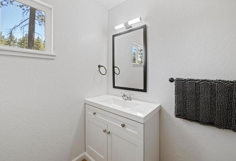 סוויטה, Adventure Lodge