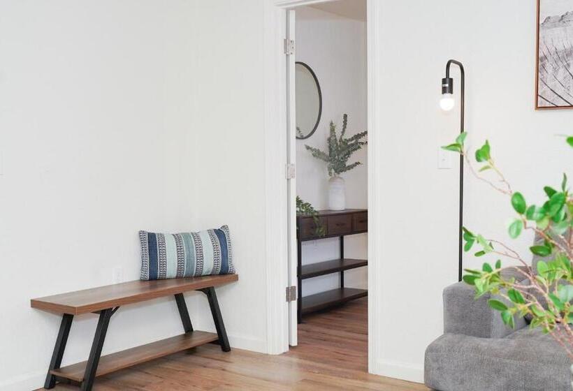 סוויטה משפחתית, Adventure Lodge