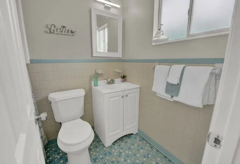 スタンダードスタジオ, Sea Foam Suites
