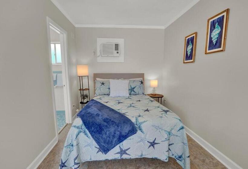 スタンダードスタジオ, Sea Foam Suites