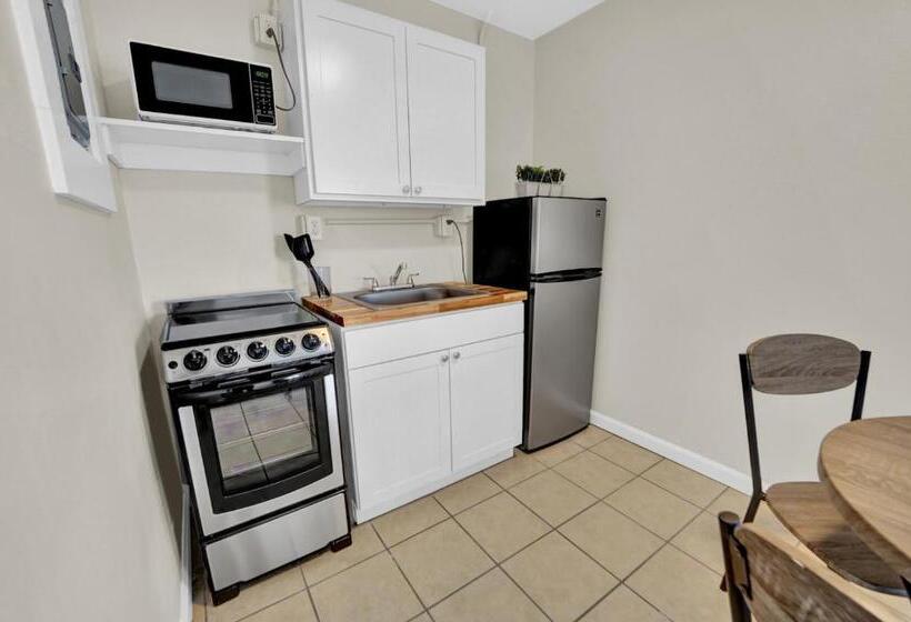 デラックスルーム, Sea Foam Suites