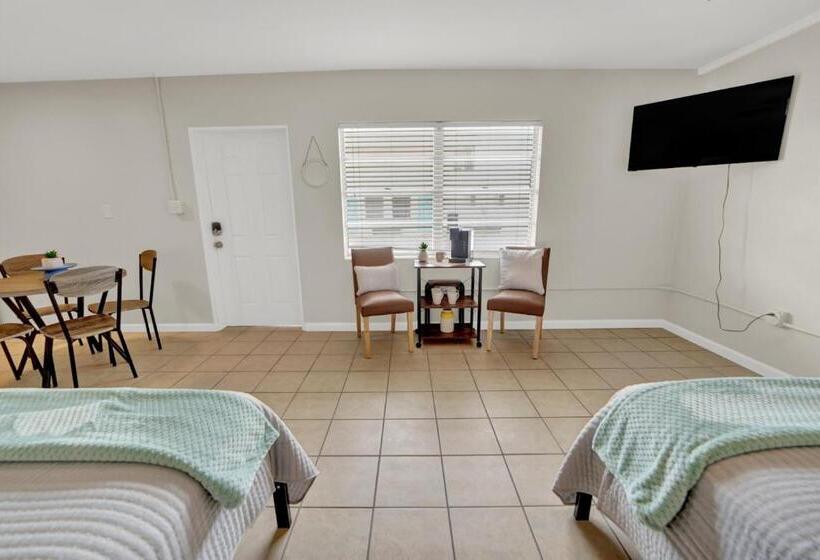 デラックスルーム, Sea Foam Suites