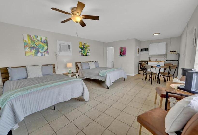 デラックスルーム, Sea Foam Suites