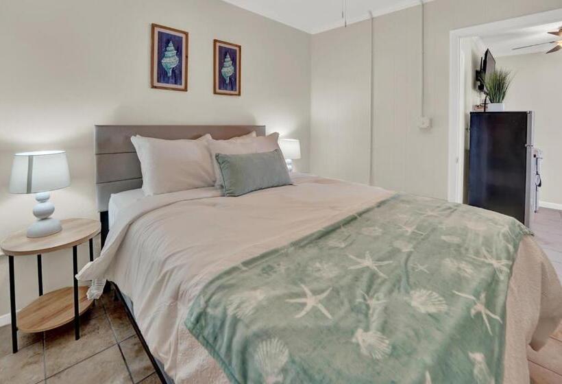 デラックストリプルルーム, Sea Foam Suites