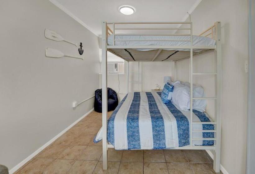 デラックストリプルルーム, Sea Foam Suites