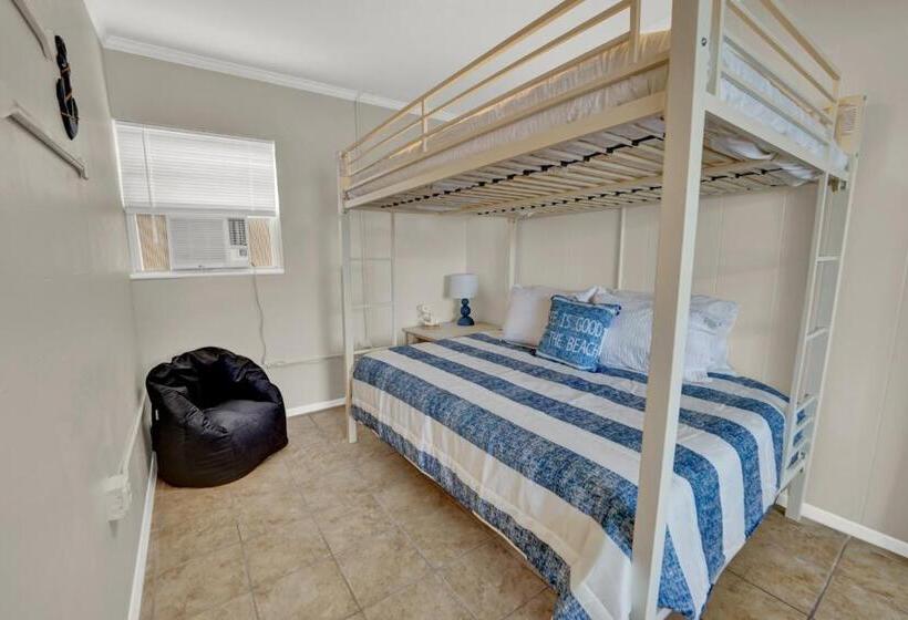 デラックストリプルルーム, Sea Foam Suites