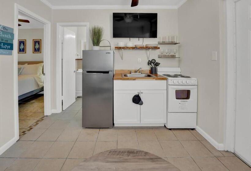 デラックストリプルルーム, Sea Foam Suites